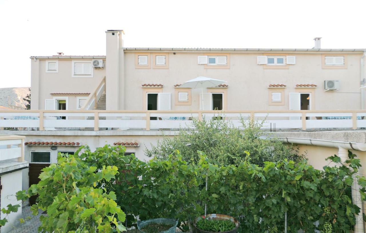 Apartments Jelena Pag Town Bagian luar foto
