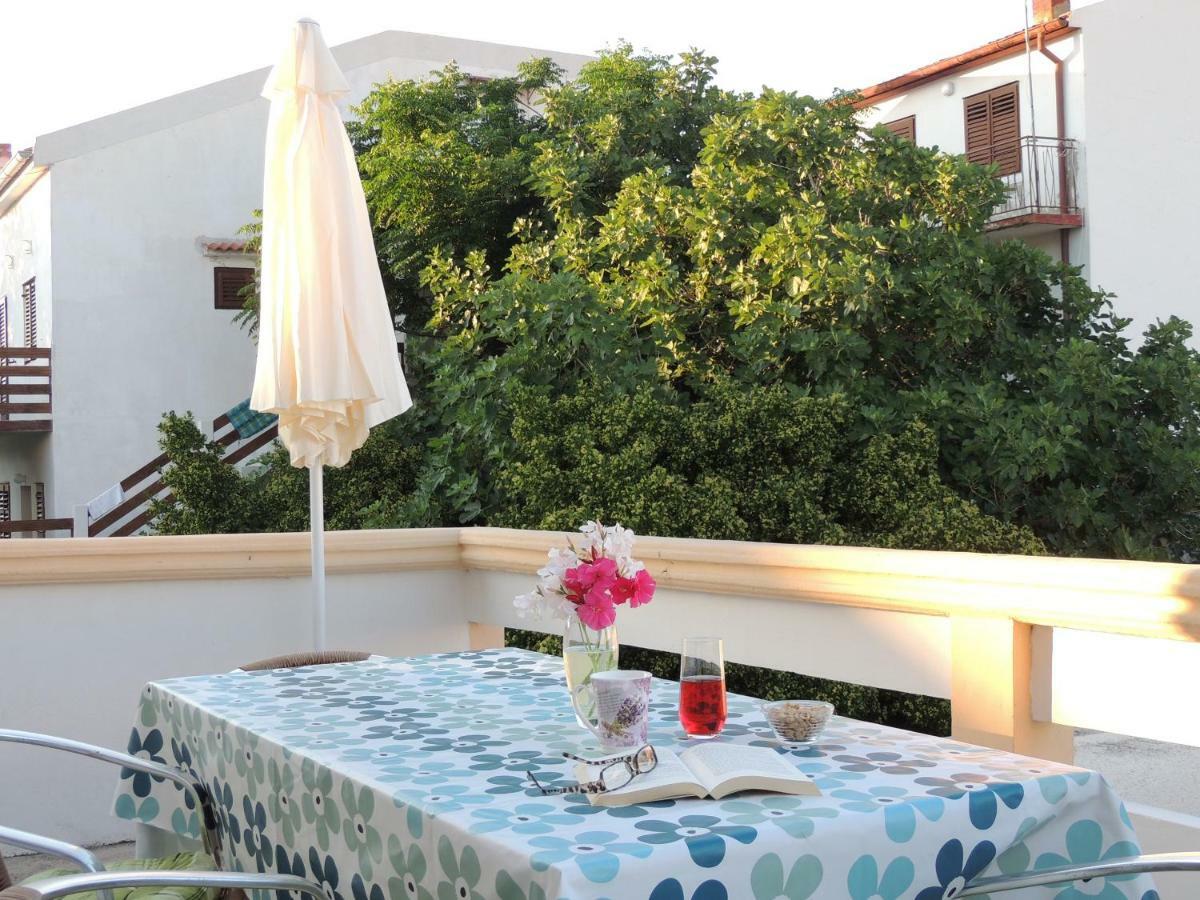 Apartments Jelena Pag Town Bagian luar foto