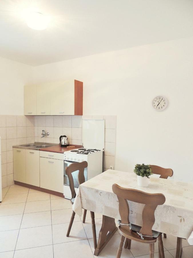 Apartments Jelena Pag Town Bagian luar foto