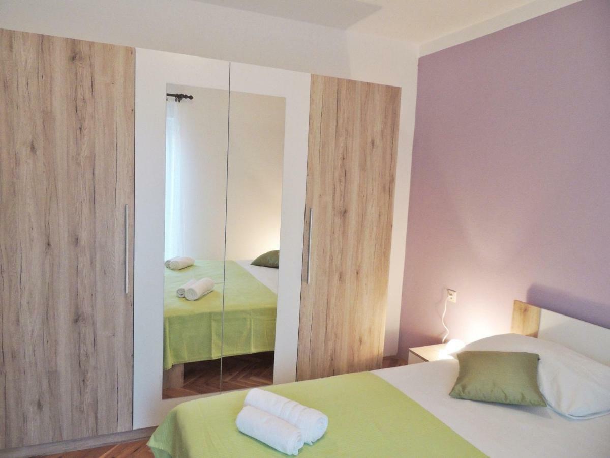 Apartments Jelena Pag Town Bagian luar foto