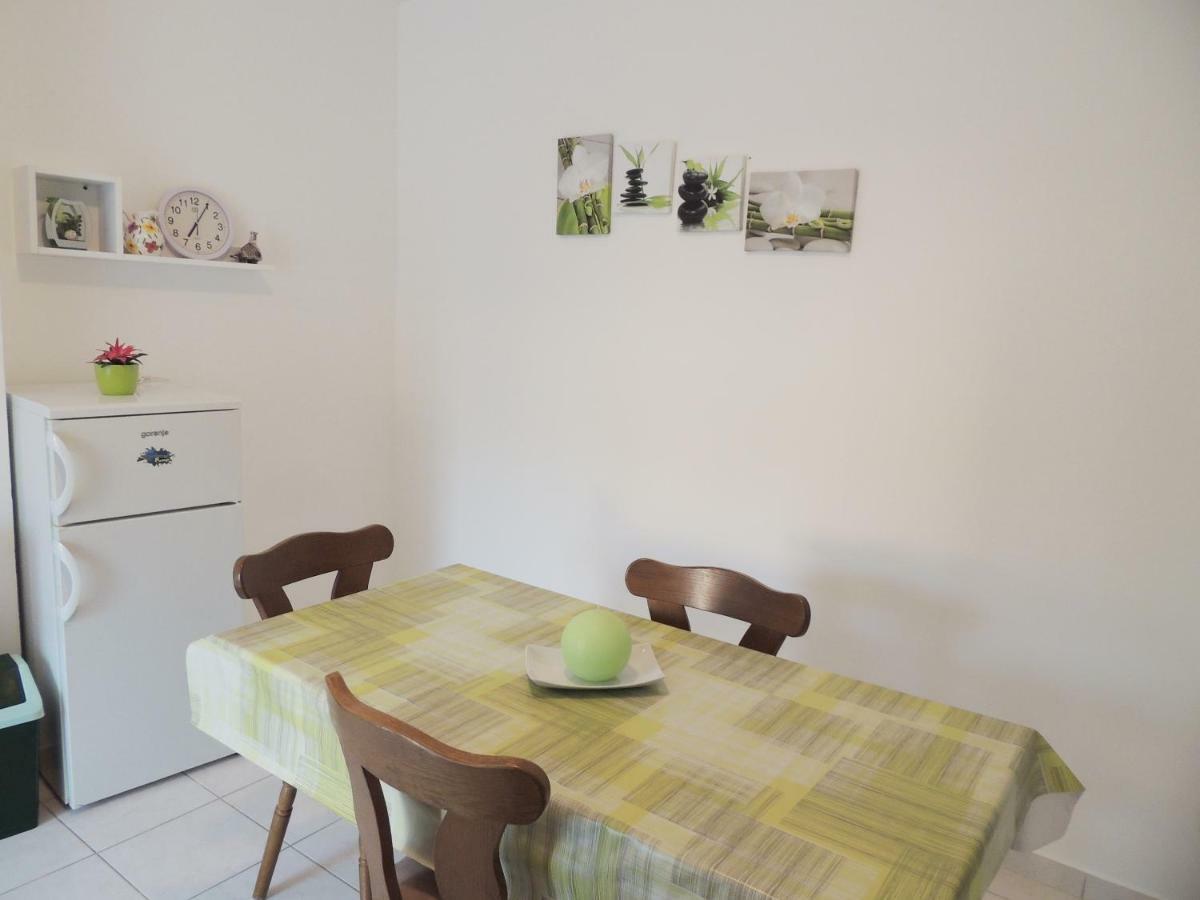 Apartments Jelena Pag Town Bagian luar foto